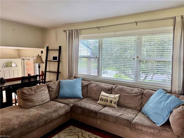 3629 Virginius DR, Virginia Beach, VA 23452