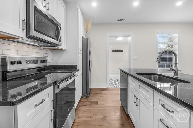 513 E 64th Street, Savannah, GA 31405