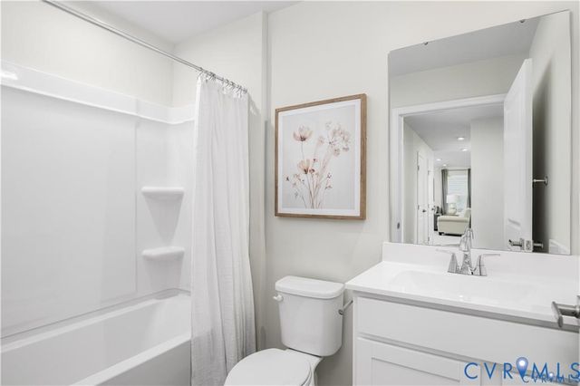 124 Hackberry Dr, Petersburg, VA 23803