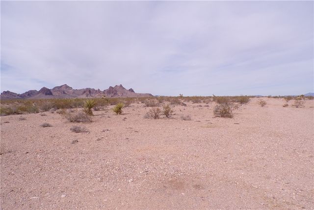 Lot 8 S Hopi Road, Golden Valley, AZ 86413