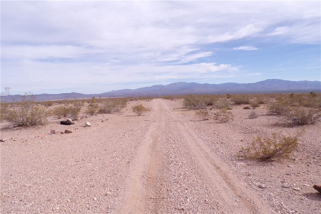 Lot 8 S Hopi Road, Golden Valley, AZ 86413