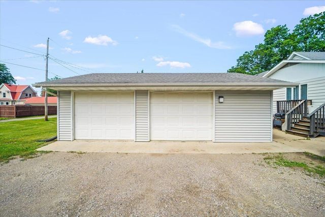 714 2nd Avenue, Ackley, IA 50601