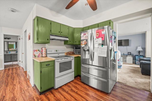 714 2nd Avenue, Ackley, IA 50601