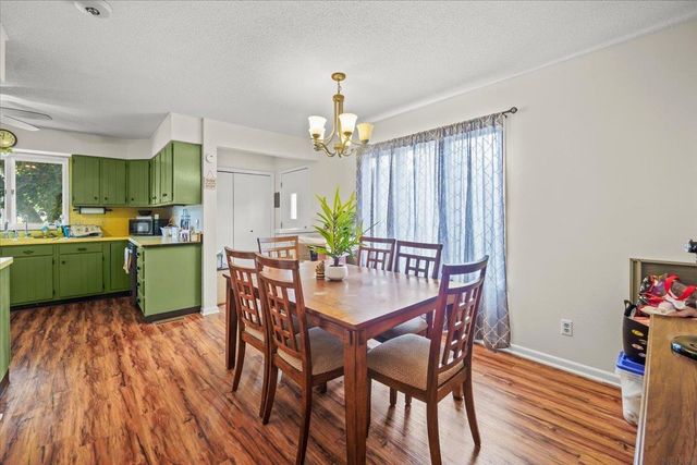 714 2nd Avenue, Ackley, IA 50601