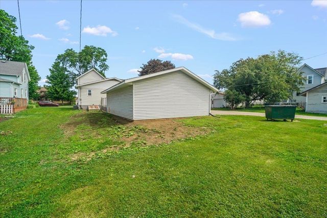 714 2nd Avenue, Ackley, IA 50601