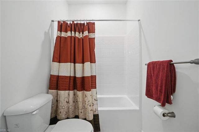 303 Cathedral ST, Smithfield, VA 23430