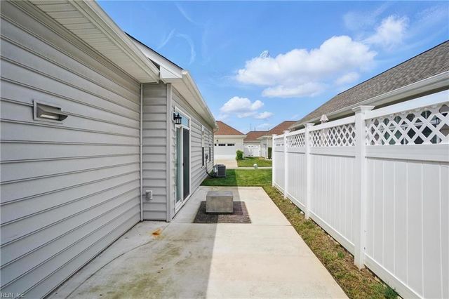 303 Cathedral ST, Smithfield, VA 23430