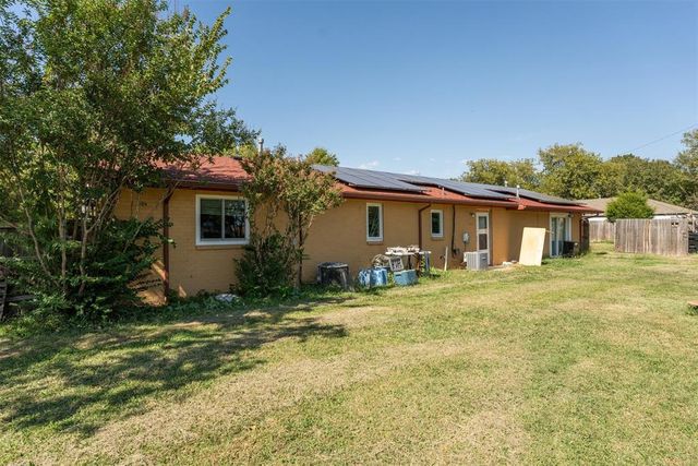 2952 Poplar Drive, Moore, OK 73160