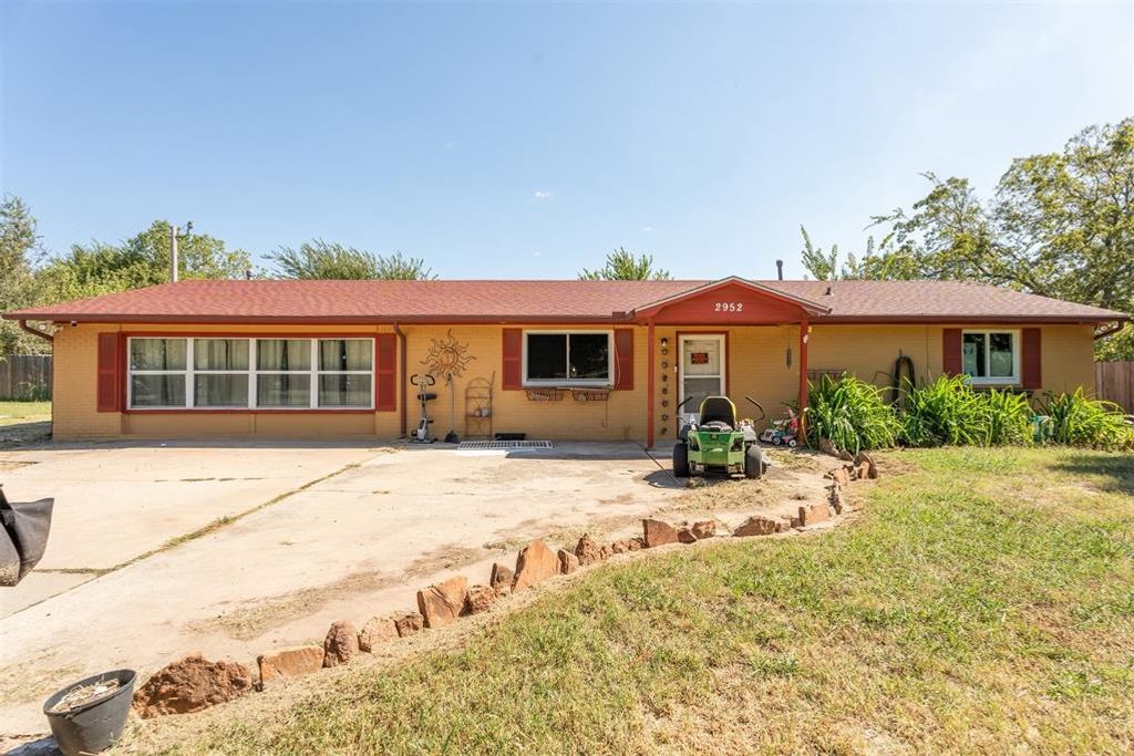 2952 Poplar Drive, Moore, OK 73160