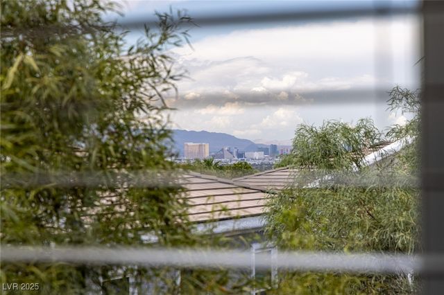 275 Spectacular Street, Henderson, NV 89052