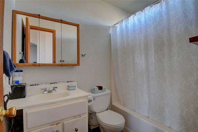 124 Turquoise Trail, Santa Fe, NM 87508