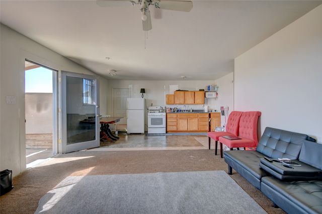 124 Turquoise Trail, Santa Fe, NM 87508