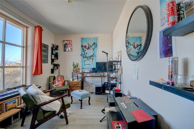 124 Turquoise Trail, Santa Fe, NM 87508