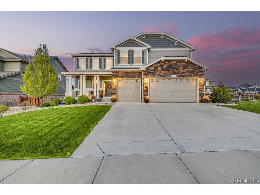 8736 Bross St, Arvada, CO 80007