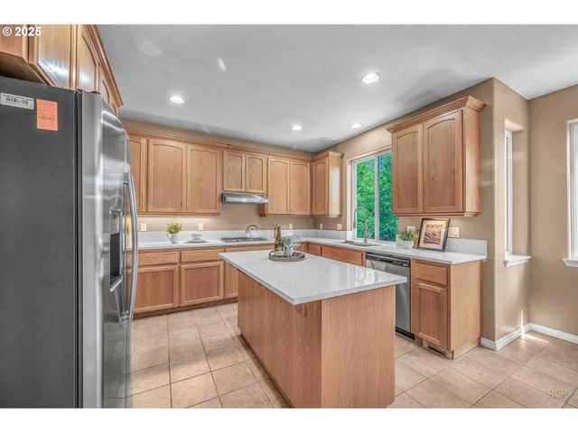 5328 Nw CRADY Ln, Portland, OR 97229