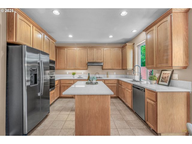 5328 Nw CRADY Ln, Portland, OR 97229