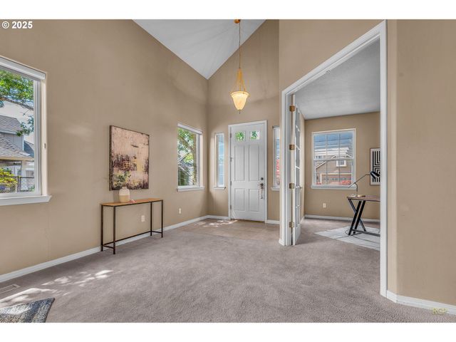 5328 Nw CRADY Ln, Portland, OR 97229