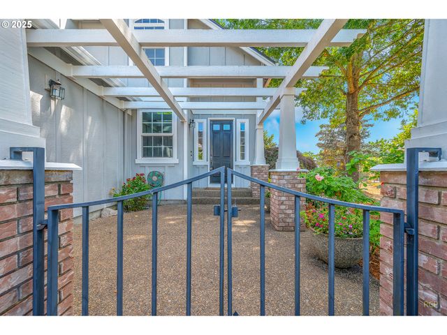 5328 Nw CRADY Ln, Portland, OR 97229