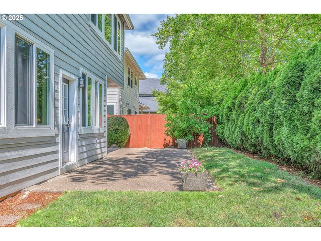 5328 Nw CRADY Ln, Portland, OR 97229