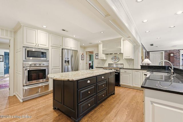 3303 Mount Shasta Way, Louisville, KY 40241