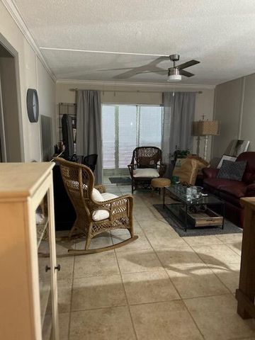 2811 S Garden Drive 207, Lake Worth, FL 33461