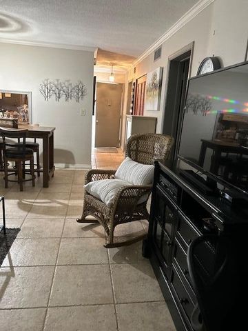 2811 S Garden Drive 207, Lake Worth, FL 33461