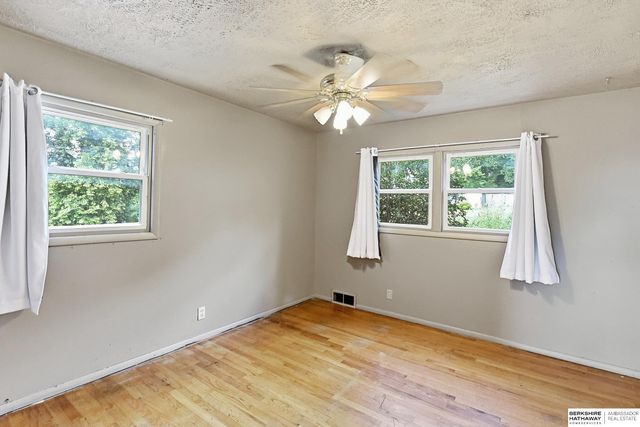2101 Van Buren Street, Bellevue, NE 68005
