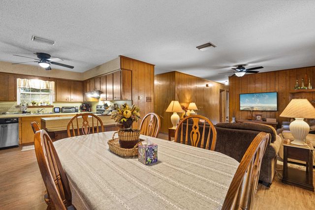 170 Payton St, Jefferson, TX 75657