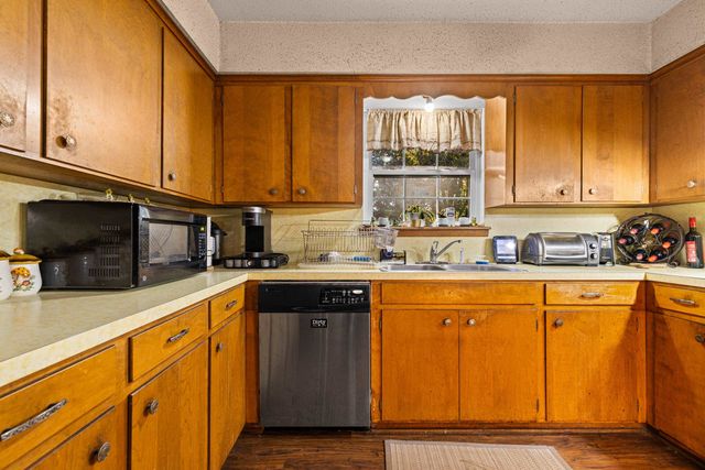 170 Payton St, Jefferson, TX 75657