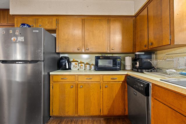 170 Payton St, Jefferson, TX 75657