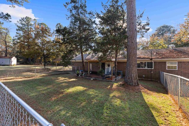 170 Payton St, Jefferson, TX 75657