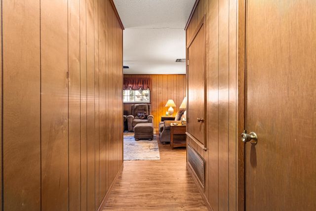 170 Payton St, Jefferson, TX 75657