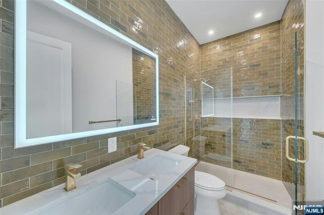 26 Clinton Avenue 1, Jersey City, NJ 07304