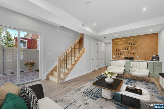 26 Clinton Avenue 1, Jersey City, NJ 07304