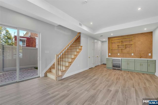 26 Clinton Avenue 1, Jersey City, NJ 07304