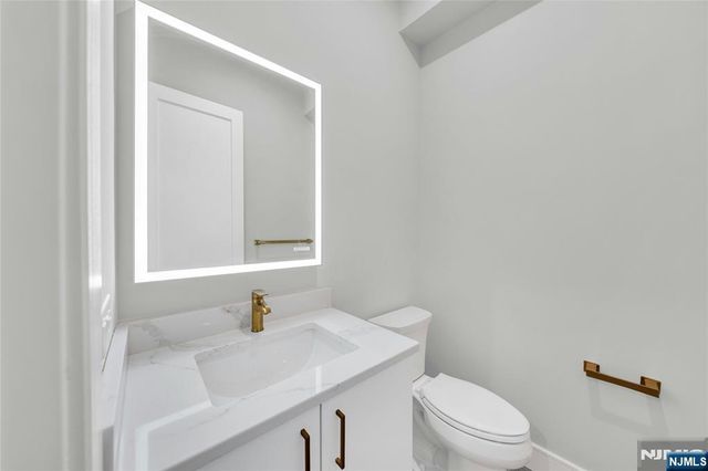 26 Clinton Avenue 1, Jersey City, NJ 07304