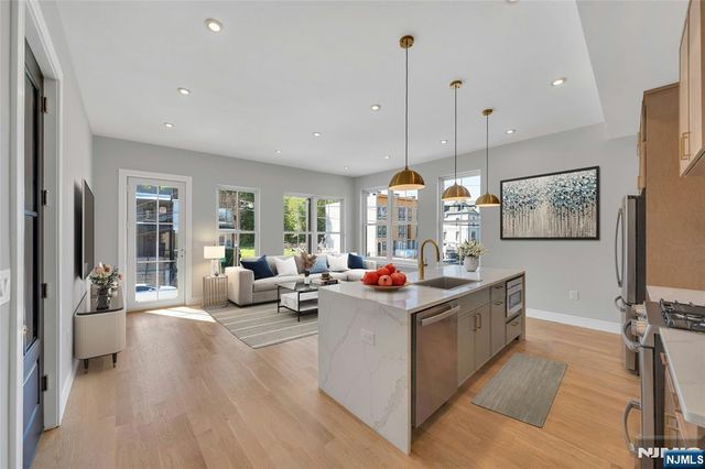 26 Clinton Avenue 1, Jersey City, NJ 07304