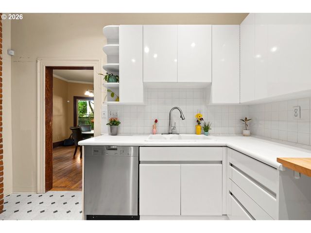 216 Se 17TH Ave, Portland, OR 97214