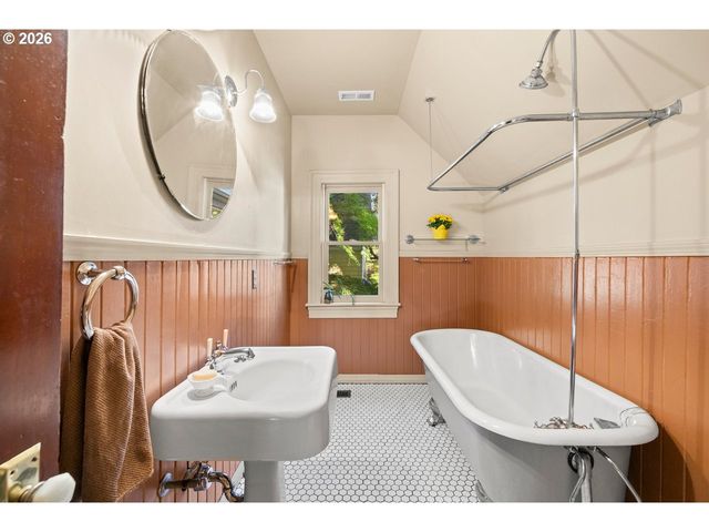 216 Se 17TH Ave, Portland, OR 97214