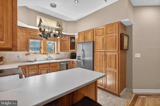18 FALLON DR, Pasadena, MD 21122