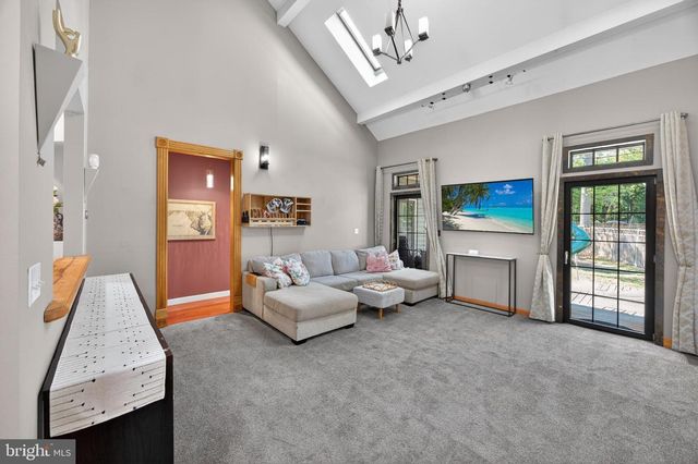 18 FALLON DR, Pasadena, MD 21122