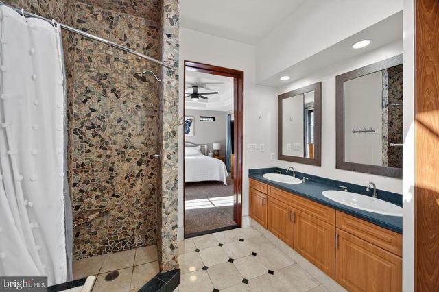 18 FALLON DR, Pasadena, MD 21122