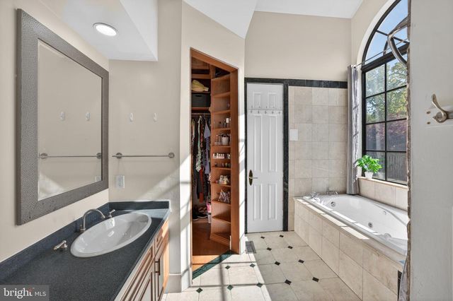 18 FALLON DR, Pasadena, MD 21122