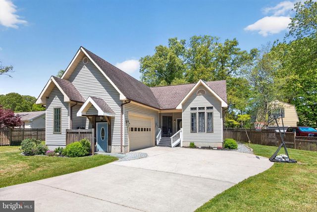 18 FALLON DR, Pasadena, MD 21122