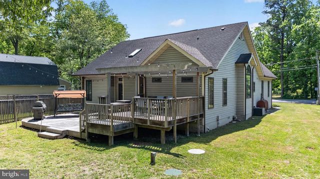 18 FALLON DR, Pasadena, MD 21122