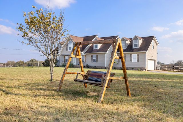 1883 Sawgrass Ln, Chapel Hill, TN 37034