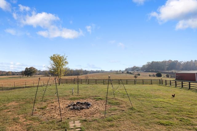 1883 Sawgrass Ln, Chapel Hill, TN 37034