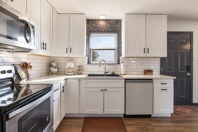 1883 Sawgrass Ln, Chapel Hill, TN 37034