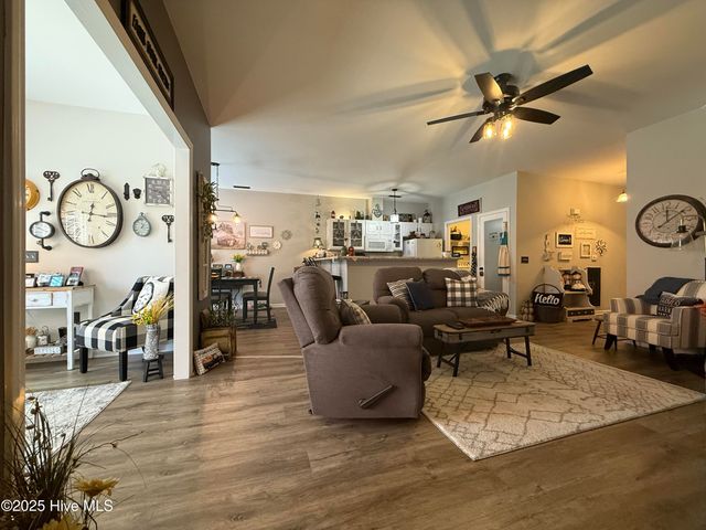 2205 Locksley Woods Dr C, Greenville, NC 27858