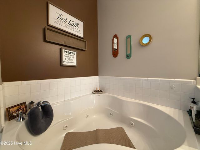 2205 Locksley Woods Dr C, Greenville, NC 27858